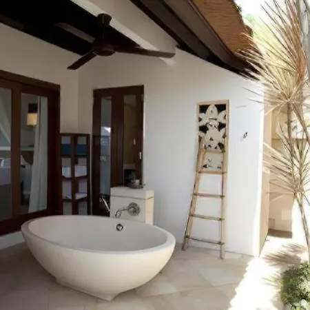 Batu Karang Lembongan Resort & Spa