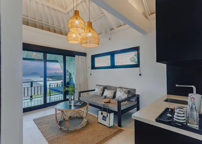 Курортный комплекс Batu Karang & 4*